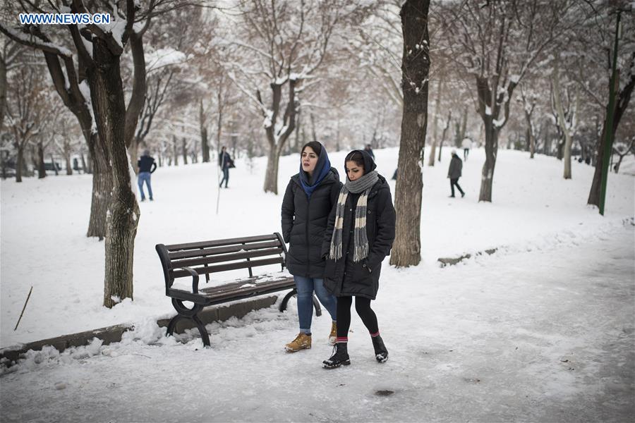 IRAN-TEHRAN-SNOWFALL