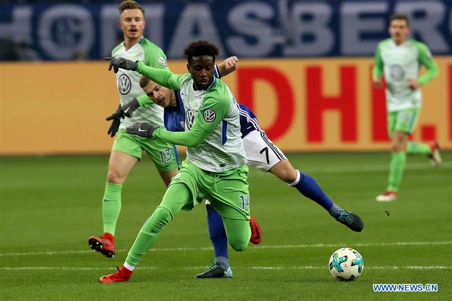 (SP)GERMANY-GELSENKIRCHEN-SOCCER-GERMAN CUP-SCHALKE 04 VS WOLFSBURG