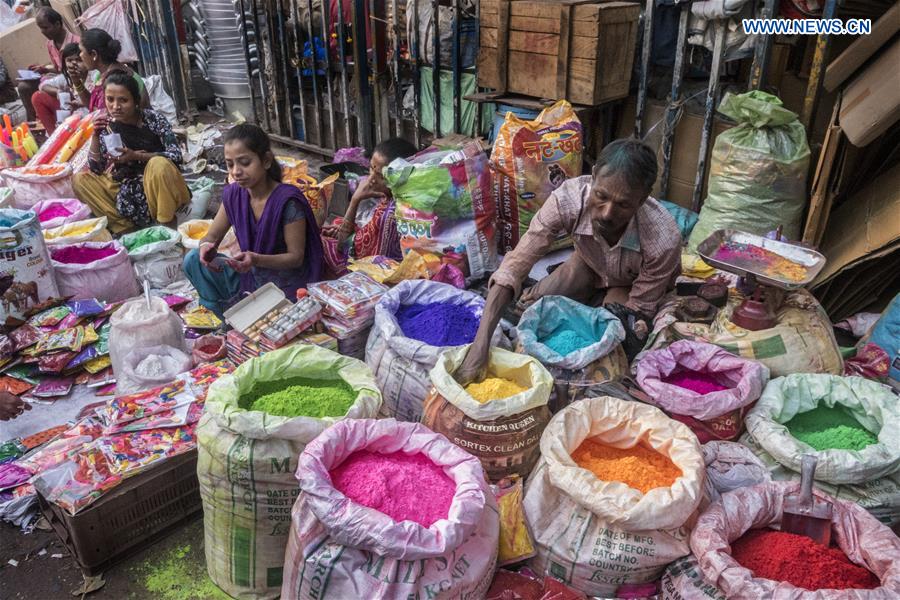 INDIA-KOLKATA-HOLI FESTIVAL-COLOR MARKET