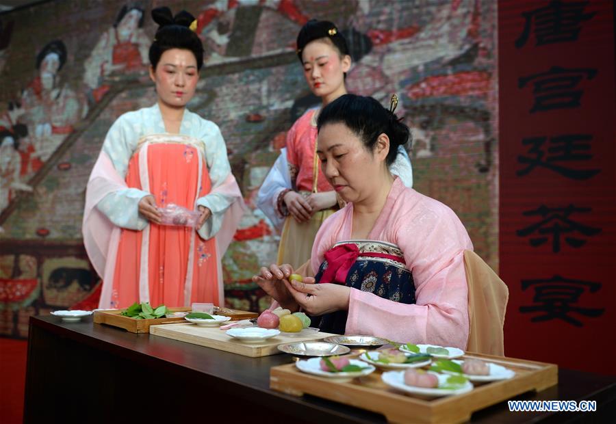 CHINA-SHAANXI-XI'AN-TEA ART