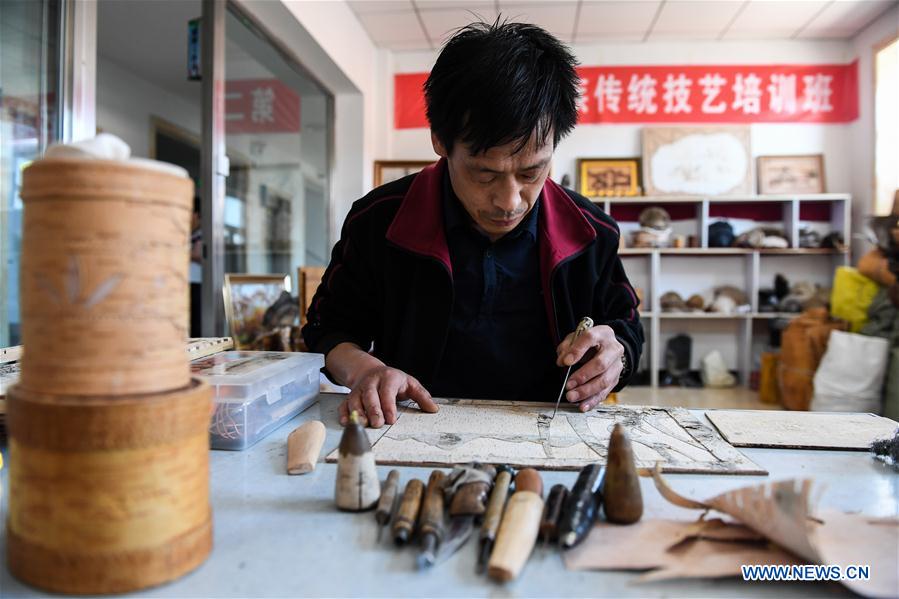 CHINA-INNER MONGOLIA-BIRCH BARK-HANDICRAFT (CN)