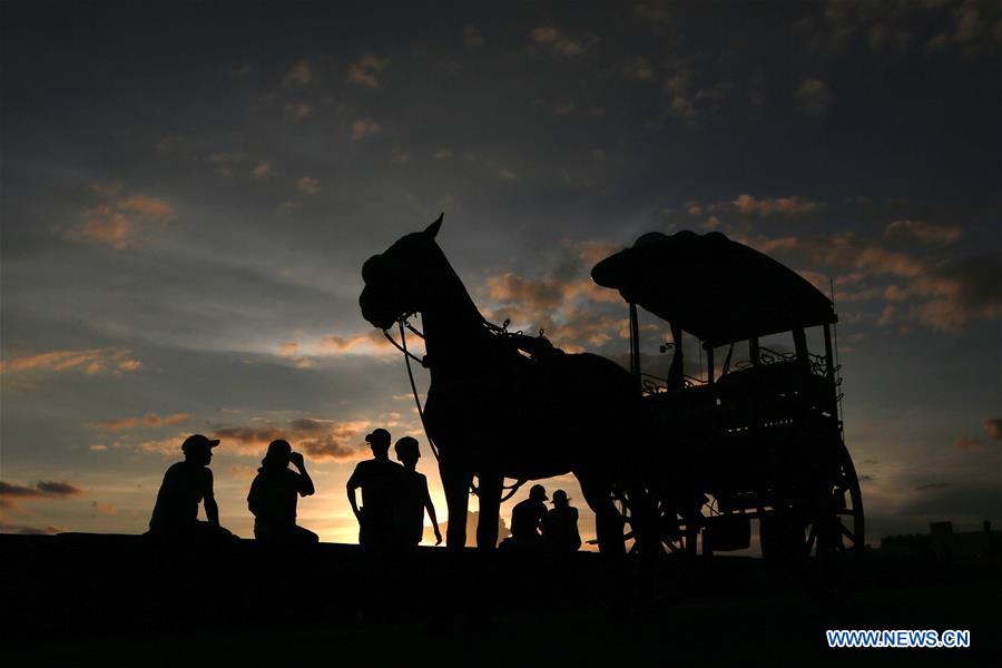 PHILIPPINES-MANILA-SUNSET-DAILY LIFE