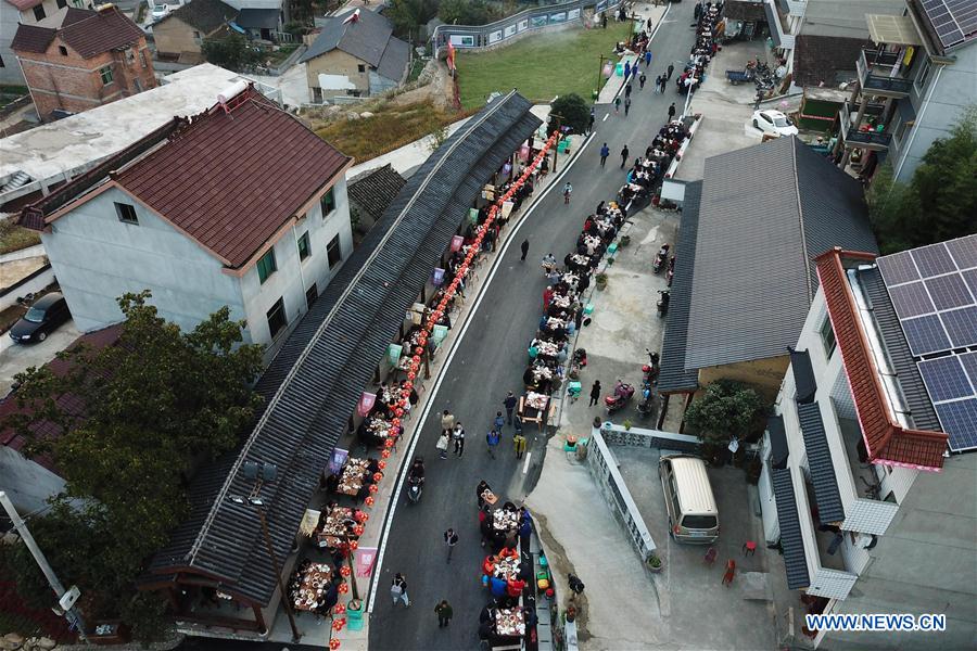 CHINA-ZHEJIANG-TONGLU-LONG-TABLE BANQUET (CN)