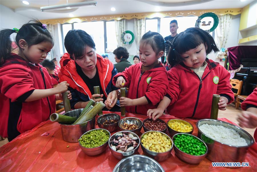 CHINA-ZHEJIANG-CHANGXING-LIGHT SNOW-TRADITIONAL FOOD (CN)