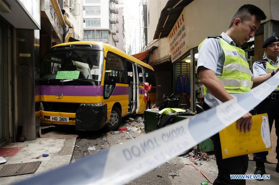 CHINA-HONG KONG-MINIBUS CRASH (CN)