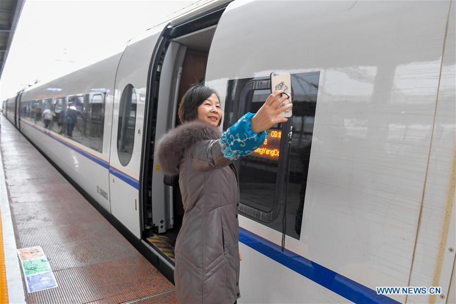 CHINA-HUNAN-HUAIHUA-HENGYANG RAILWAY-OPERATION (CN)