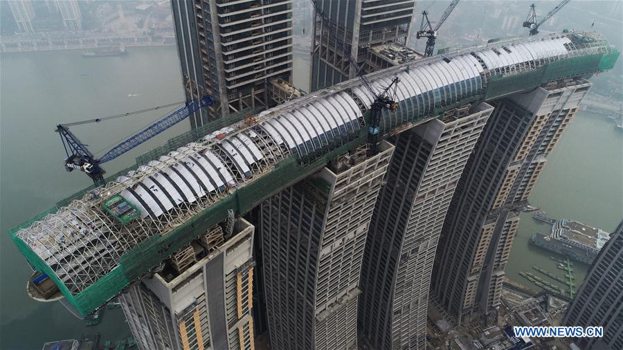 CHINA-CHONGQING-RAFFLES SQUARE-SKY CORRIDOR-CONSTRUCTION (CN)