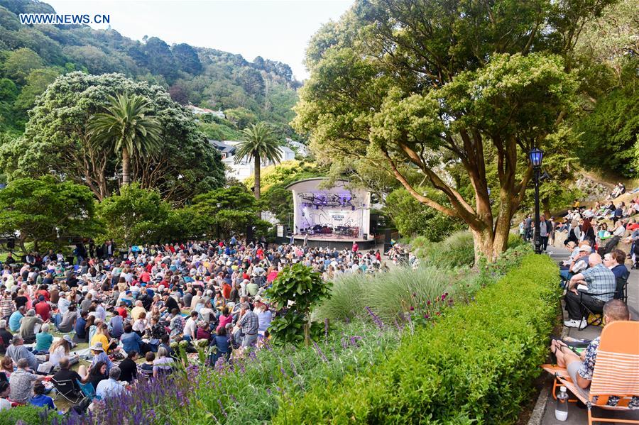 NEW ZEALAND-WELLINGTON-GARDENS MAGIC