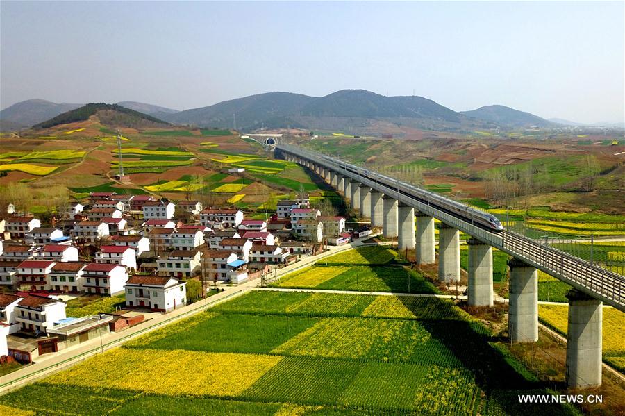 #CHINA-HANZHONG-SPRING-TRAIN (CN)