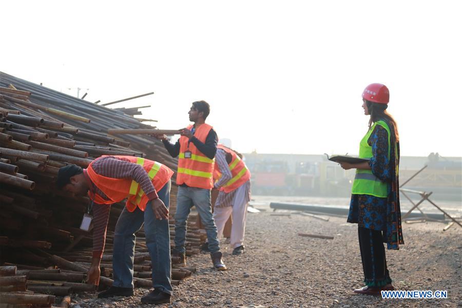 Xinhua Headlines: China-Pakistan Economic Corridor promises better future for Pakistan's women workers 