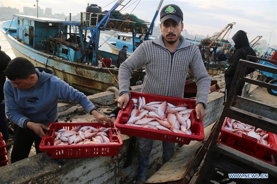 MIDEAST-GAZA-FISHERMAN