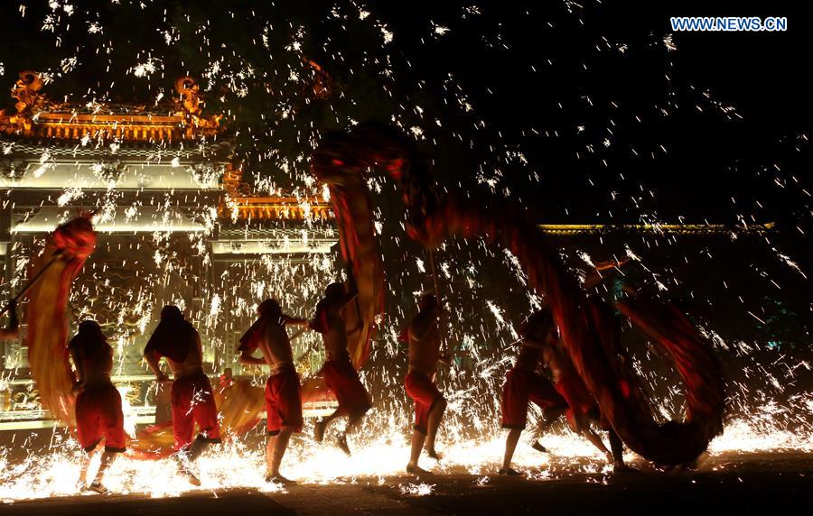 #CHINA-SHANDONG-MAY DAY HOLIDAY-IRON FIREWORKS (CN)