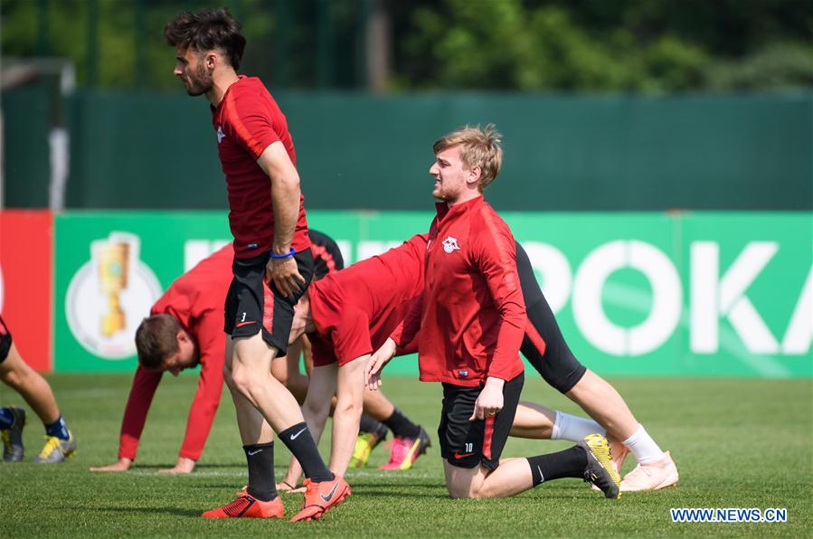 (SP)GERMANY-BERLIN-SOCCER-GERMAN CUP-LEIPZIG VS BAYERN MUNICH-PREPARATIONS