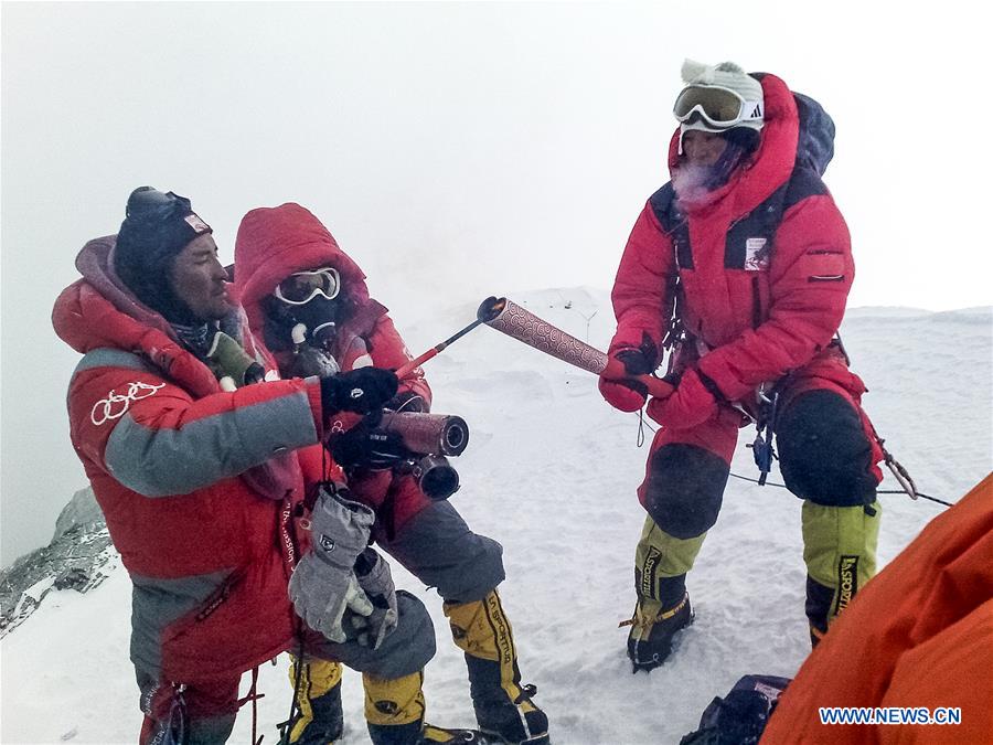 (InTibet) CHINA-TIBET-MOUNT QOMOLANGMA-PHOTOGRAPHER-MOUNTAIN GUIDE-ZHAXI CERING (CN)