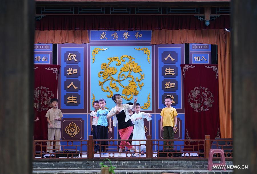 CHINA-HEBEI-BEIDAIHE-PEKING OPERA-CHILDREN-SUMMER VACATION (CN)