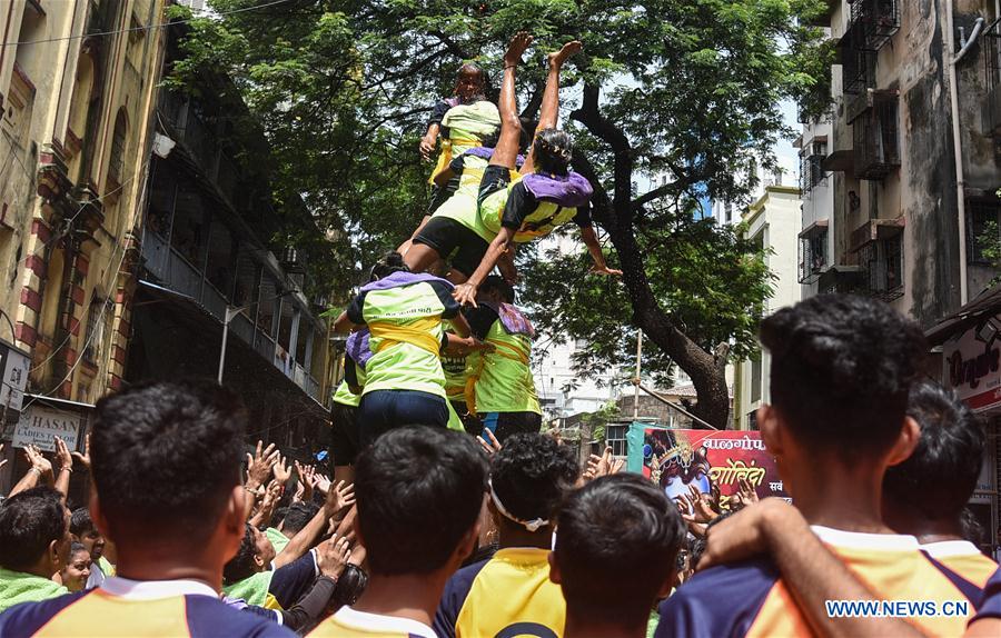 INDIA-MUMBAI-FESTIVAL-JANMASHTAMI