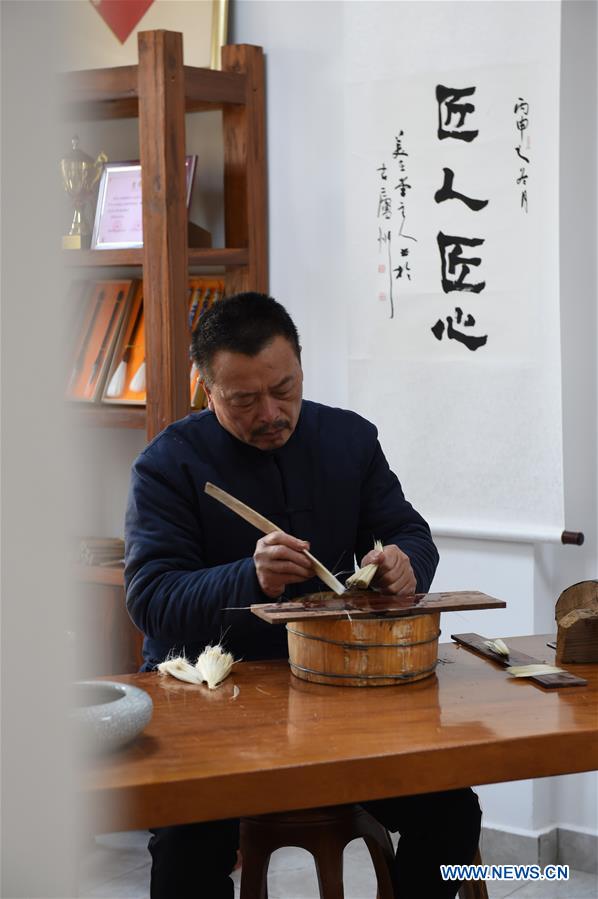 CHINA-ANHUI-JINGXIAN-XUAN INK BRUSH-INHERITOR (CN)