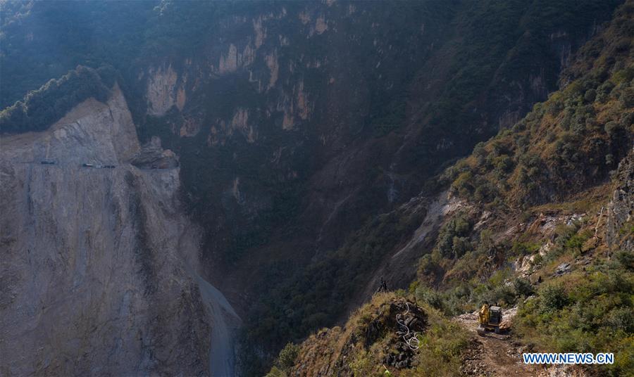 CHINA-SICHUAN-ROAD CONSTRUCTION-MI-26 HELICOPTER (CN)