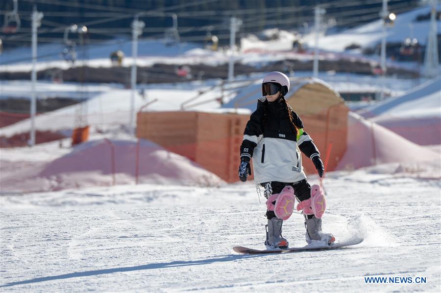 CHINA-XINJIANG-SKI RESORT (CN)