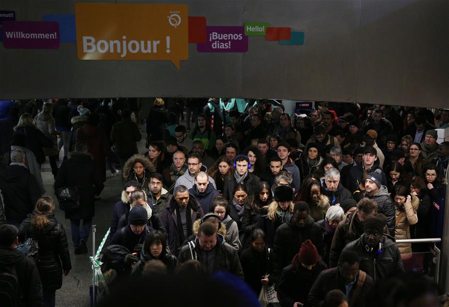 FRANCE-PARIS-STRIKE OVER PENSION REFORM-TRAFFIC