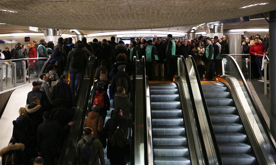 FRANCE-PARIS-STRIKE OVER PENSION REFORM-TRAFFIC