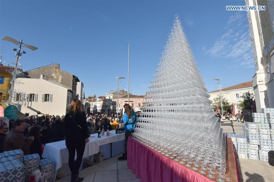 CROATIA-POREC-CHAMPAGNE GLASS PYRAMID