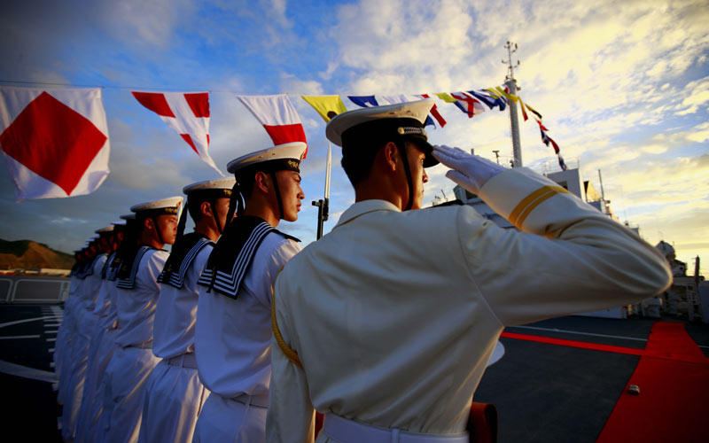 查春明作品：駛向新世紀(jì)的中國海軍