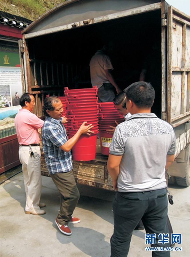 （兩會(huì)·基層代表履職故事）（8）全國(guó)人大代表龍獻(xiàn)文：幸福都是奮斗出來(lái)的!