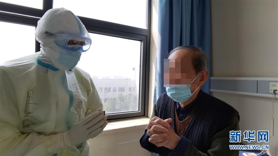 （聚焦疫情防控·圖文互動）（1）重癥醫(yī)生王洪亮：“沖在前，守到底”