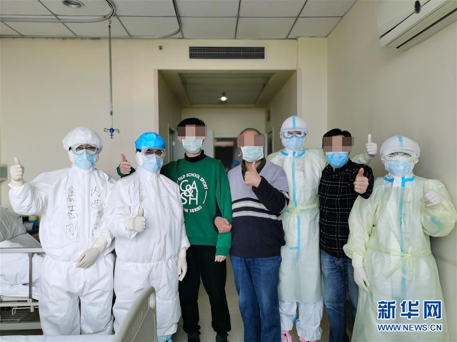 （聚焦疫情防控·圖文互動）（2）重癥醫(yī)生王洪亮：“沖在前，守到底”