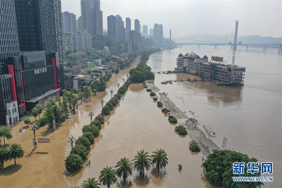 （防汛抗洪·圖文互動）（10）救援，在被洪水漫過的街巷之間——直擊重慶長江、嘉陵江抗洪一線