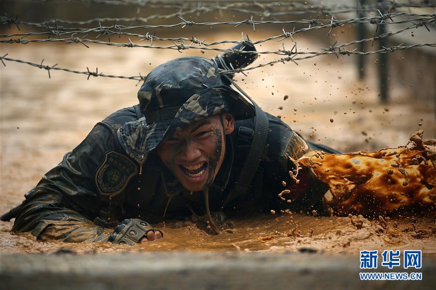 （在習(xí)近平強(qiáng)軍思想指引下·我們在戰(zhàn)位報(bào)告·圖文互動）（2）駐澳門部隊(duì)：濠江之畔，最可愛的人