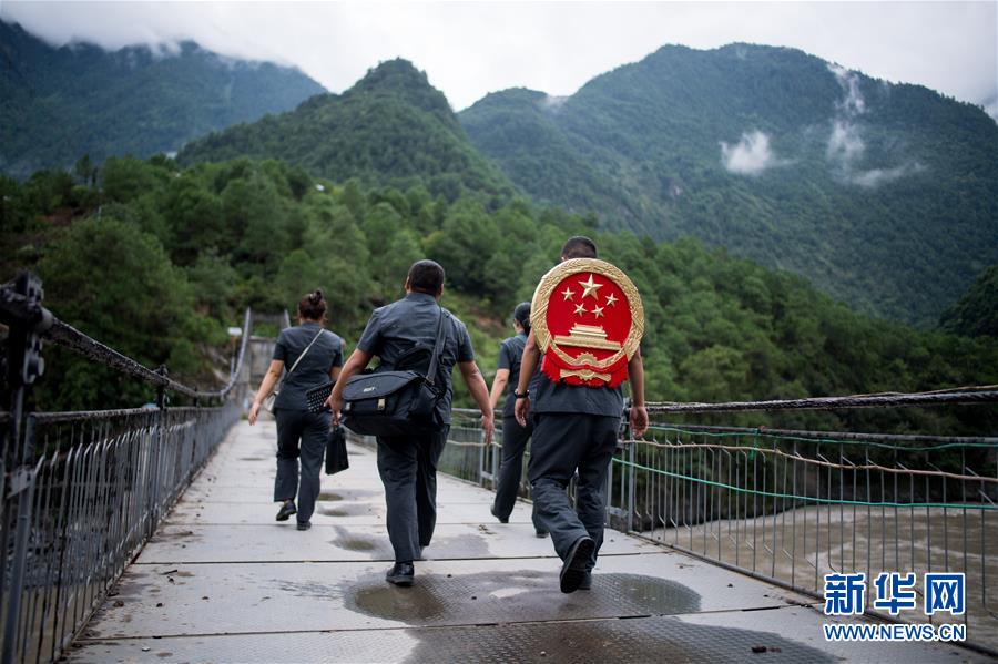 （新華全媒頭條·圖文互動）（14）歷史交匯點(diǎn)上的宏偉藍(lán)圖——《中共中央關(guān)于制定國民經(jīng)濟(jì)和社會發(fā)展第十四個五年規(guī)劃和二〇三五年遠(yuǎn)景目標(biāo)的建議》誕生記