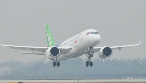 讓夢(mèng)想插翅騰飛——熱烈祝賀Ｃ９１９大型客機(jī)首飛成功