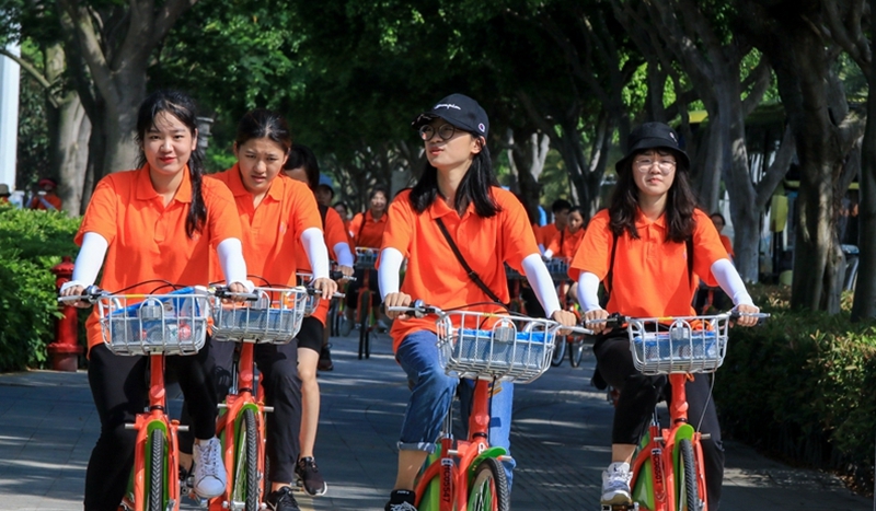 海峽兩岸女大學(xué)生騎行活動(dòng)在廈門海滄舉行