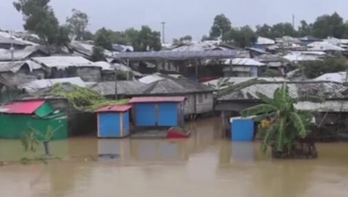 天災(zāi)！暴雨傾盆 孟加拉國(guó)難民村30萬(wàn)人被困