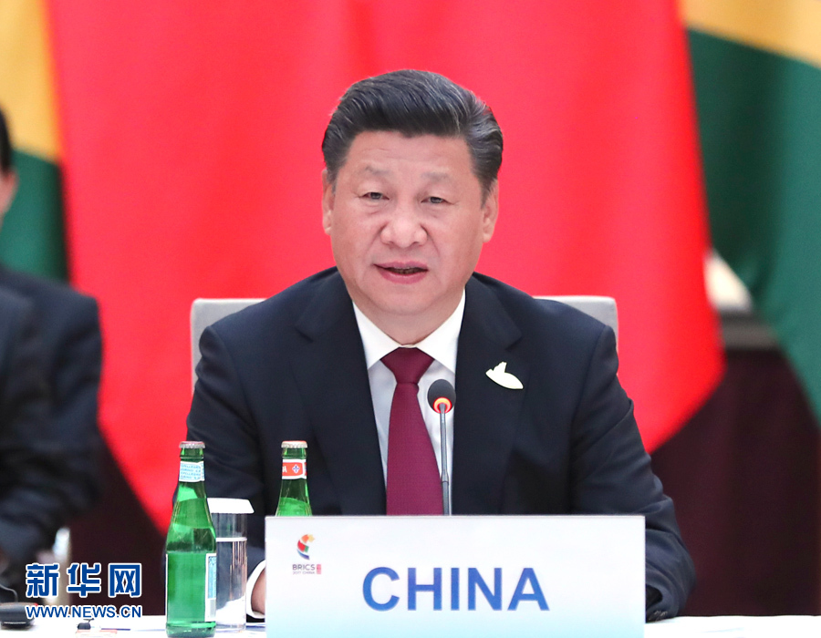 7月7日，國(guó)家主席習(xí)近平在德國(guó)漢堡主持金磚國(guó)家領(lǐng)導(dǎo)人非正式會(huì)晤，發(fā)表引導(dǎo)性講話和總結(jié)講話。 新華社記者 馬占成 攝
