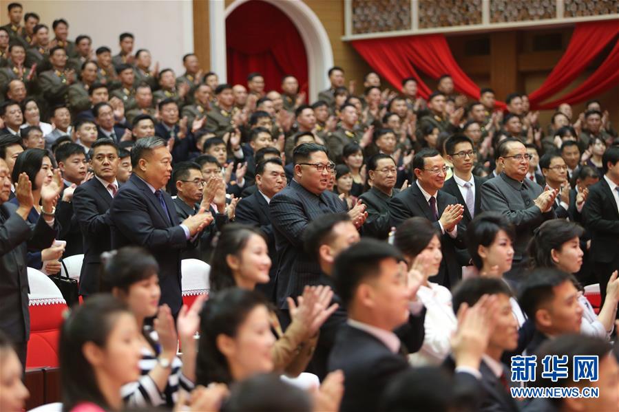 （國際）（1）金正恩觀看中朝文藝工作者首場聯(lián)合演出