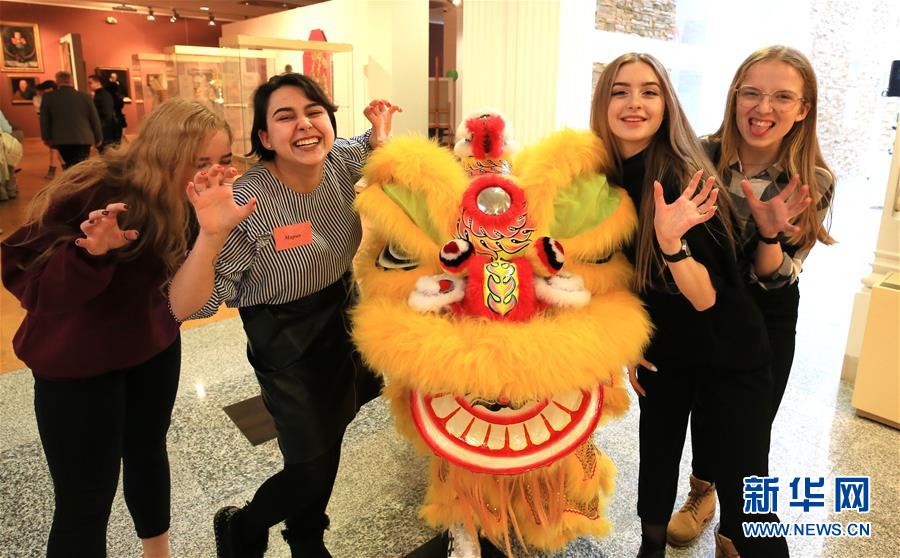 （國際·圖文互動）（5）白俄羅斯國家美術(shù)館里的中國年