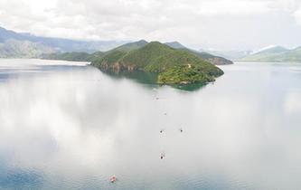 瀘沽湖美景如畫